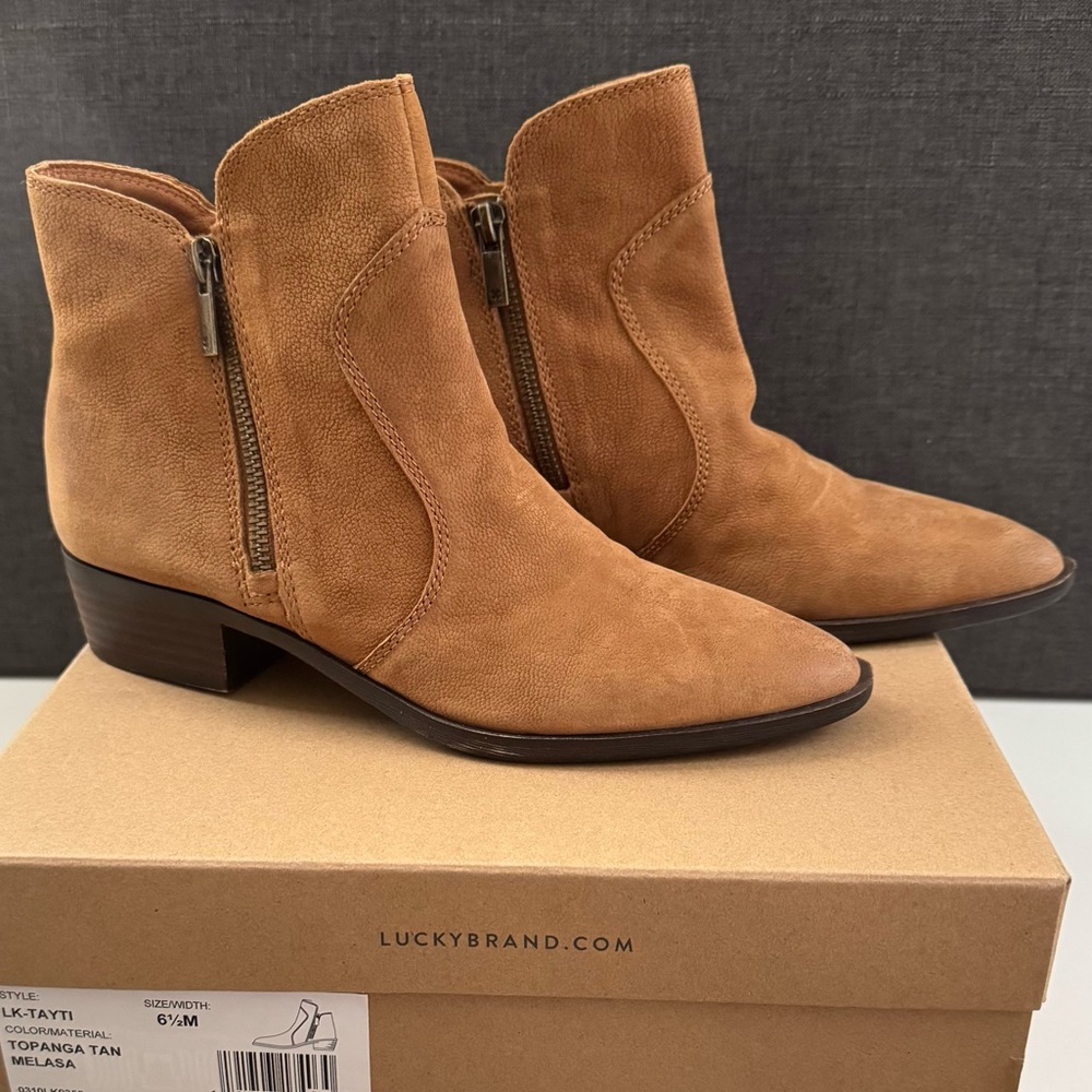 Lucky Brand Tatyi Like New Leather Tan Ankle Booties